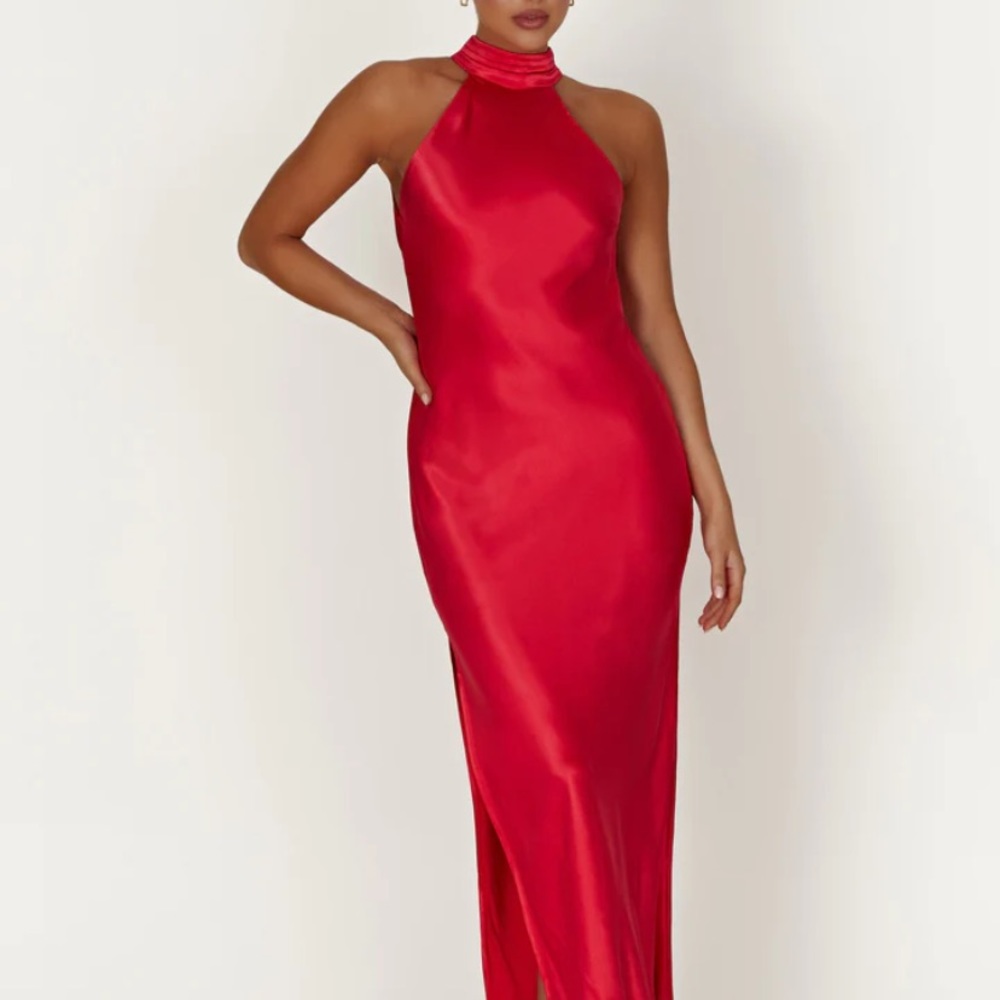 NWT MESHKI CLAIRE Dress
Satin Drape Back Maxi Dress with Split - Red